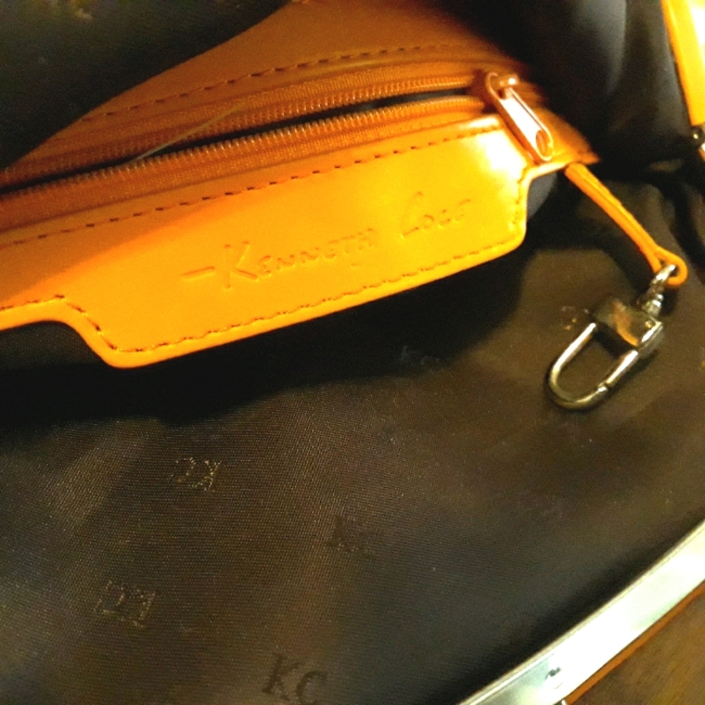 Handbag - Picture 3 of 4